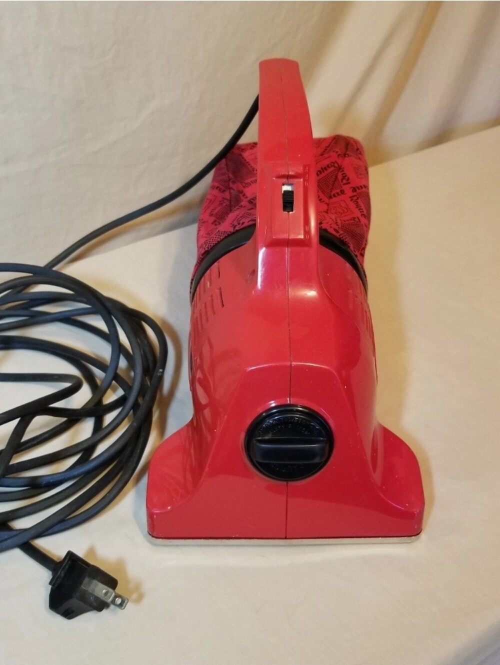 Royal Dirt Devil 103 Handheld Corded Vacuum Carpet Cleaner Stairs Pet Upholstery